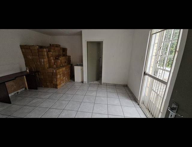 INDUSTRIAL PROPERTY TO RENT IN HALFWAY HOUSE